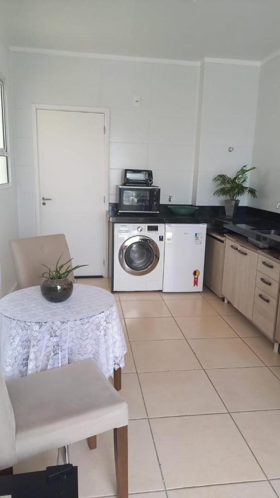 Apartamento Na Palhoca, Com Vista Para O Mar, Proximo A Mercados, Padarias E Farmacias. Eksteriør bilde
